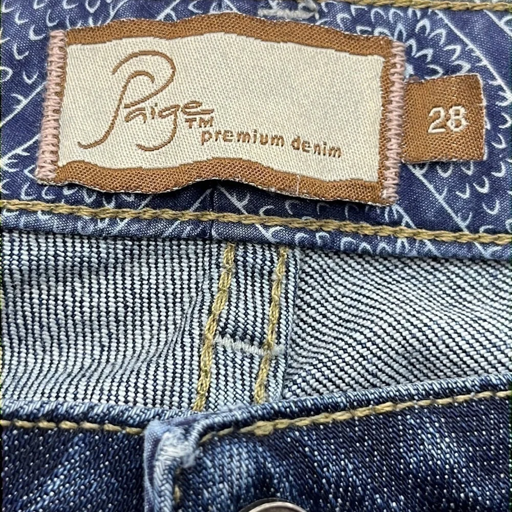 Paige Premium Denim Laurel Shorts Size 28